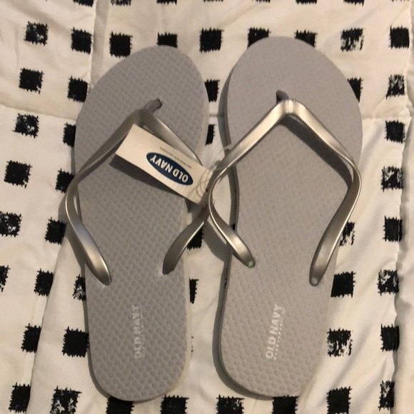 Old navy thong sandals grey and silver size large 5/6 - Picture 1 of 3